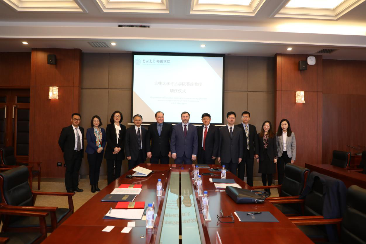 出席人员合影 出席人员合影